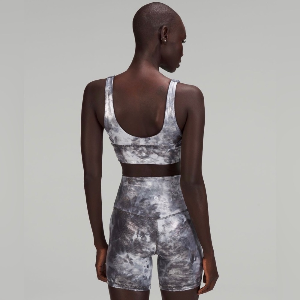23. NWT Lululemon Align Reversible Bra Shine *Light Support, A/B Cup Grey/Silver - Picture 2 of 5
